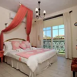 Gasthuis Sultan Butik ℳℛ Luxury Concept Alaçatı